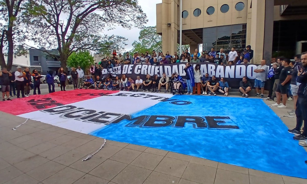 Transportistas de personas con discapacidad marchan por la ley suspendida | Córdoba