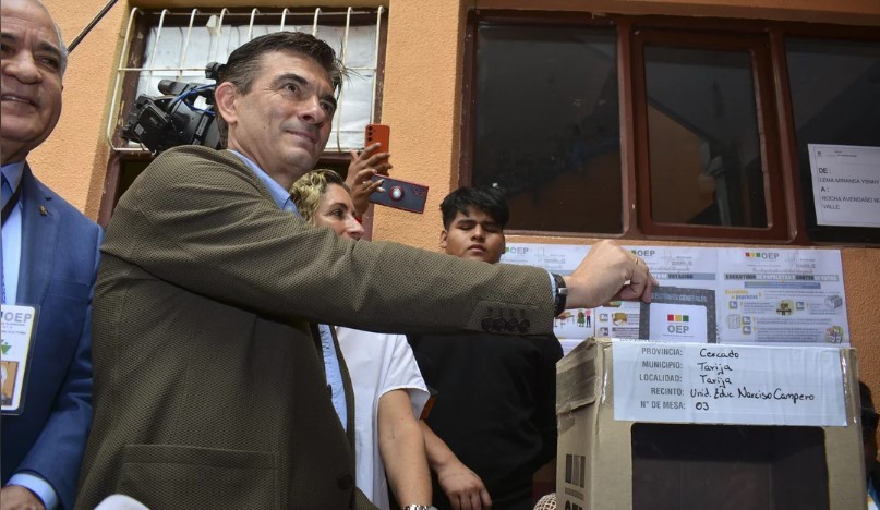 El Gobierno felicitó a Rodrigo Paz por su triunfo en las elecciones de Bolivia | Política y economía