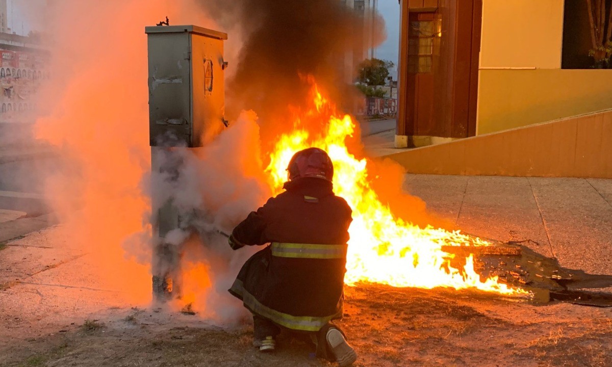 Bomberos controlaron un incendio frente al Hospital de Urgencias | Córdoba