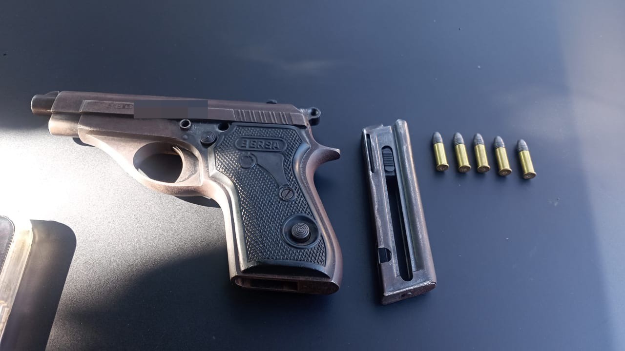 Marihuana, pistola y dinero: Tres detenidos en operativo policial en Barrio Los Fresnos | Córdoba