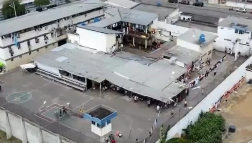 Motín en una cárcel de Ecuador: al menos 27 presos muertos por asfixia | Internacionales