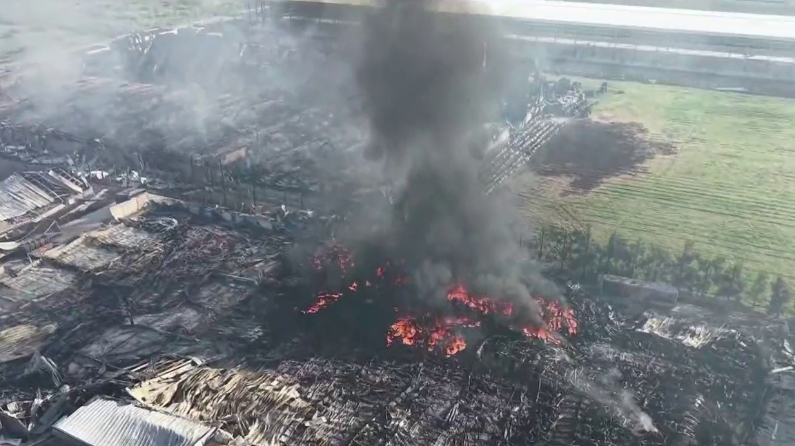 Ezeiza: se reactivaron las llamas en el Polígono Industrial Spegazzini | Actualidad