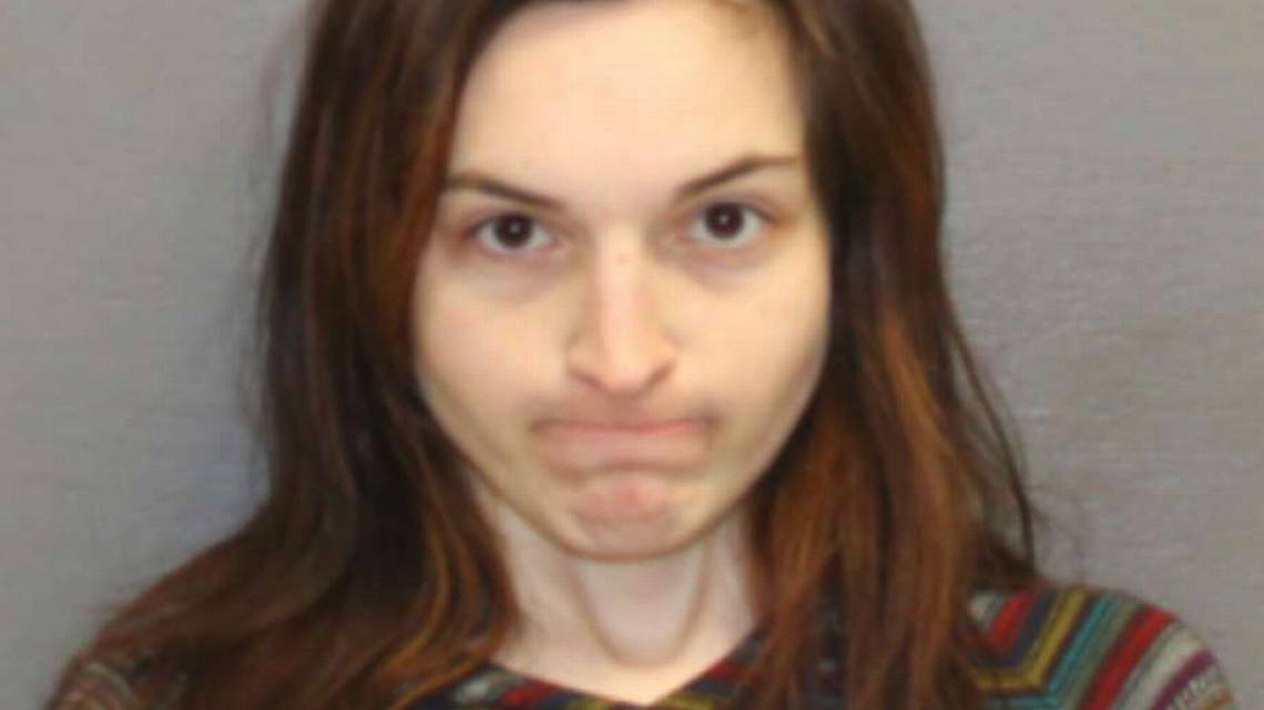 Una mujer amenazó a su ex novio con un machete y lo obligó a tener sexo con ella | Actualidad