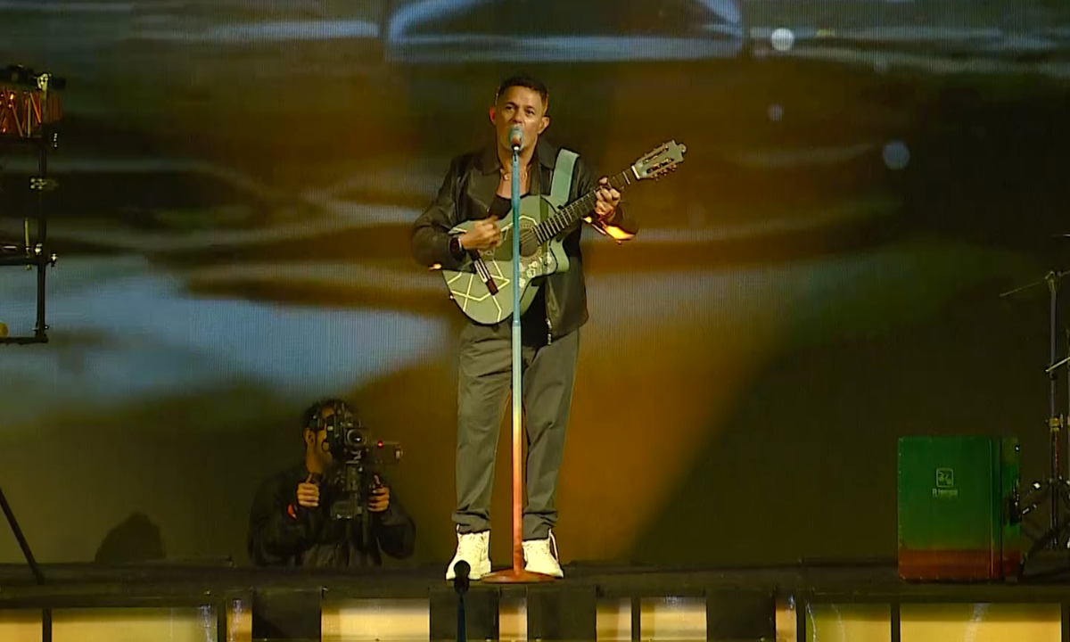 Alejandro Sanz cerró su paso por Argentina con un show emotivo ante miles de fans en el Kempes | Espectáculos