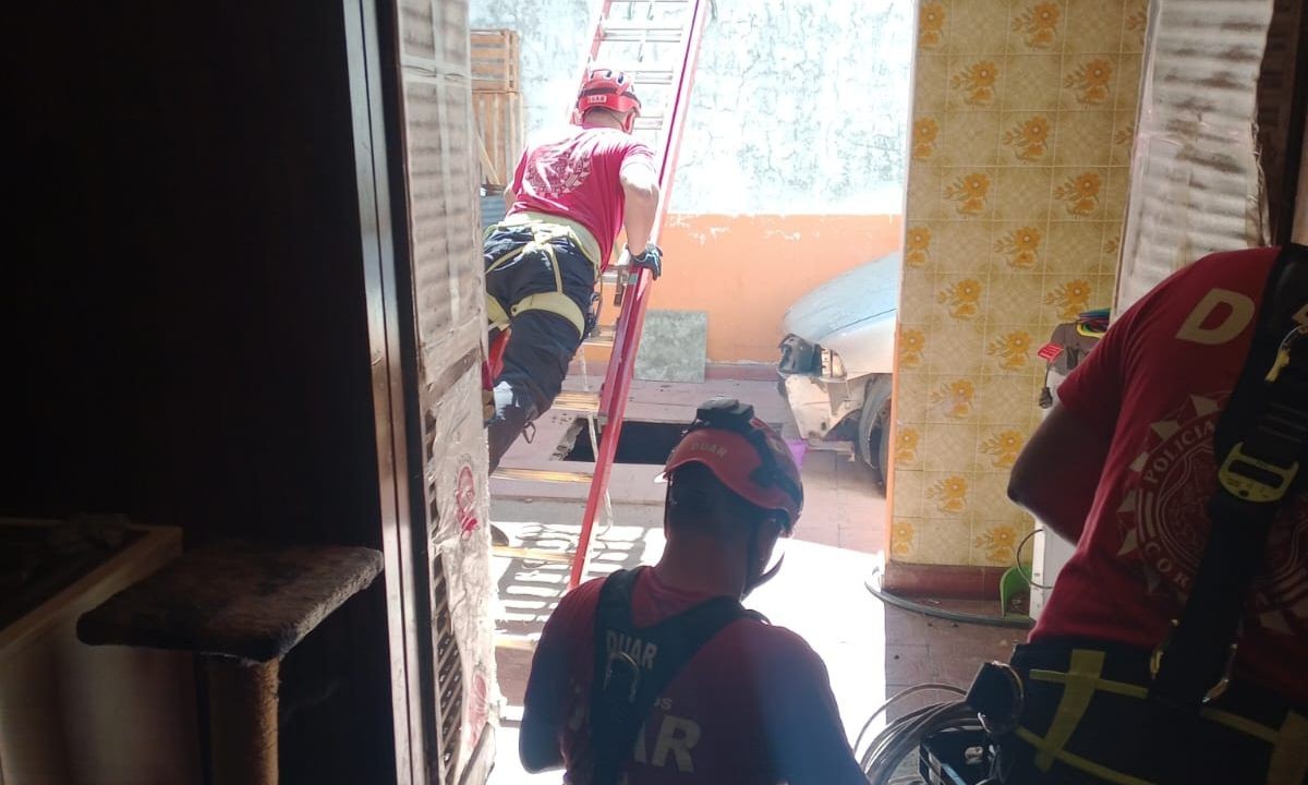 Rescataron a una mujer de 70 años que cayó en una cámara séptica | Córdoba