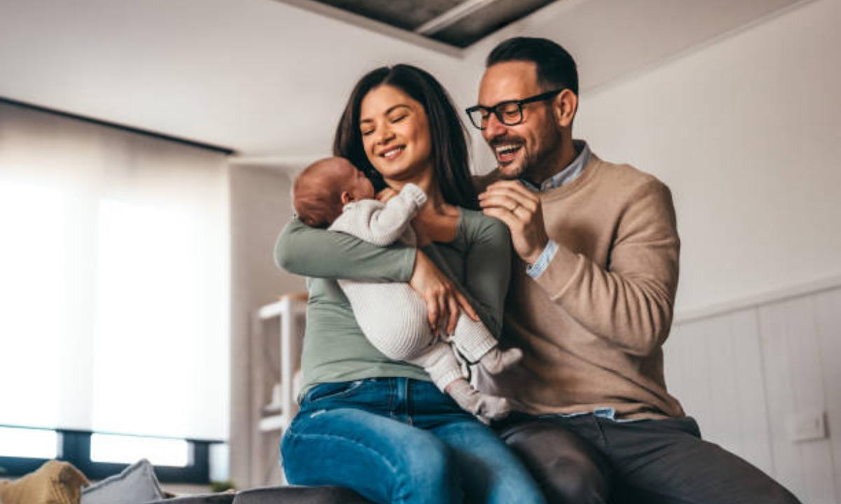 Salta amplía la licencia por maternidad y paternidad a 120 días para la administración pública | Actualidad