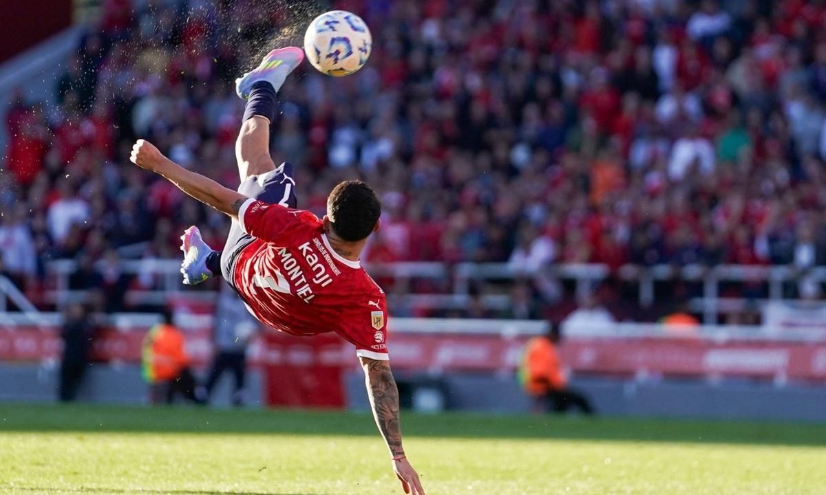 Santiago Montiel ganó el Premio Puskás por una chilena en Avellaneda | Deportes