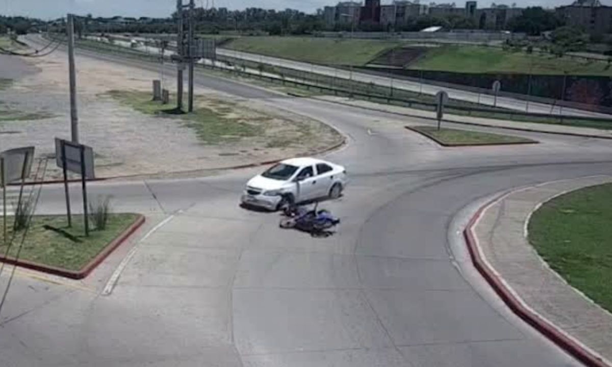 Una motociclista resultó herida tras un fuerte choque en Bº Chateau Carreras | Córdoba
