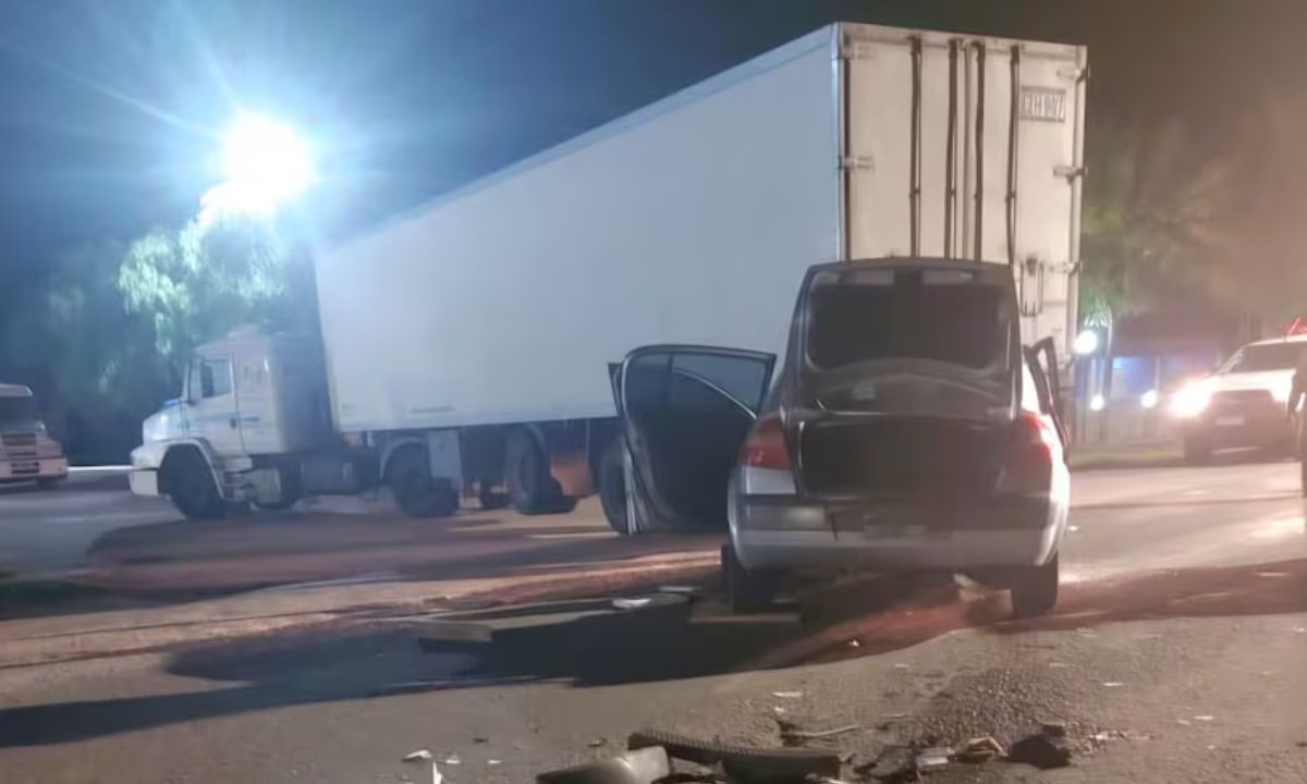 Una mujer está grave tras un violento choque entre un auto y un camión en la ruta 9 | Córdoba