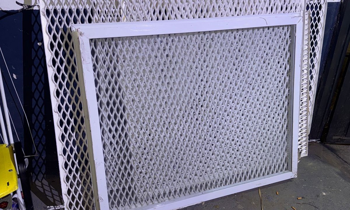 Detenidos tras robar rejas y una ventana de un polideportivo | Córdoba