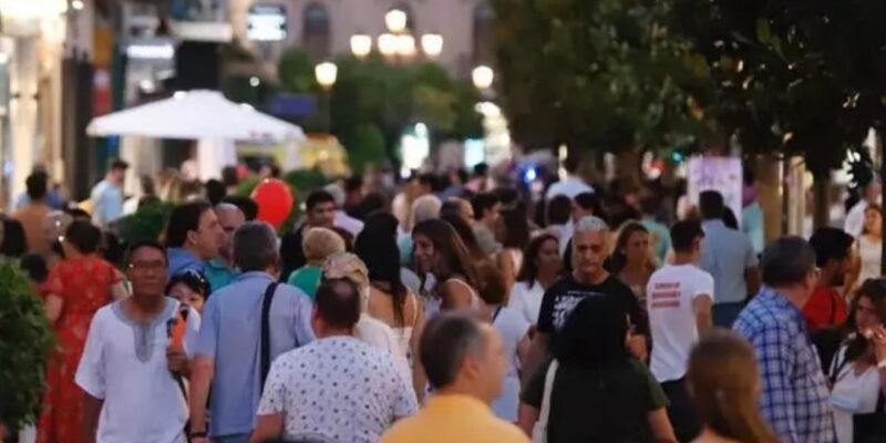 El centro de Córdoba se prepara una nueva edición de la "Noche de las compras" con espíritu de carnaval | Córdoba
