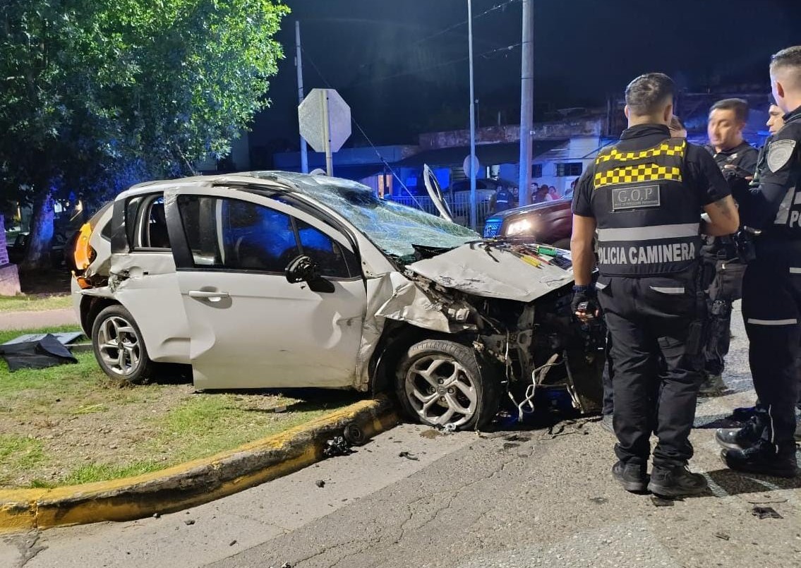 Intentó evadir un control de la Policía Caminera, chocó y fue detenido en un auto con pedido de secuestro | Córdoba