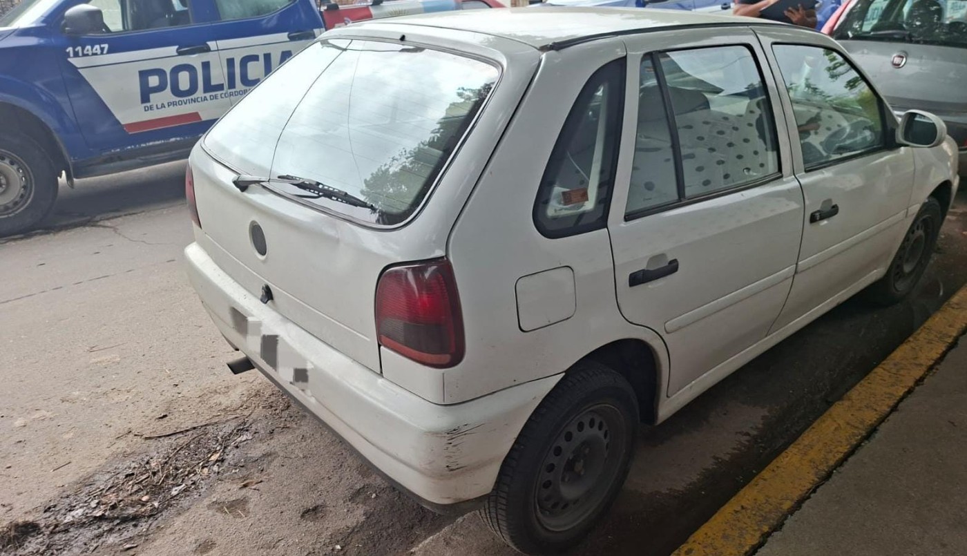Tres detenidos por el robo de un auto en Córdoba: recuperaron el vehículo y secuestraron otro | Córdoba