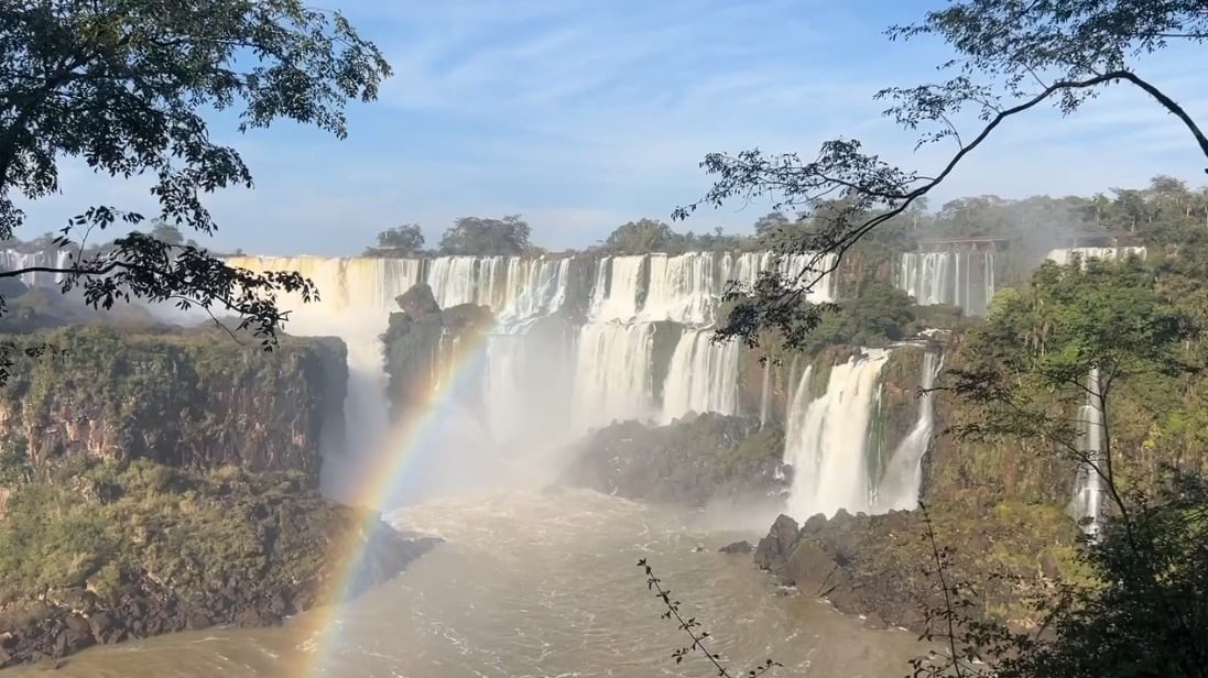 Suspenden paseos en lancha en las Cataratas del Iguazú por la fuerte bajante del río | Actualidad