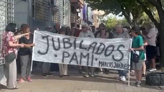 Protesta en Marcos Juárez por el cierre del Sanatorio Sudeste y la atención médica