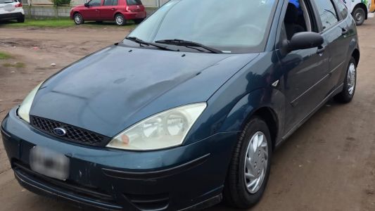 Detuvieron a un hombre por robar un auto junto a un menor en barrio Cabildo