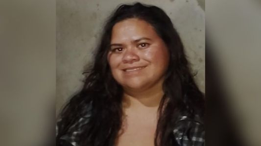 Buscan intensamente a una mujer de 31 años desaparecida en el centro de Cosquín