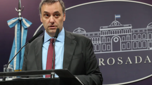 Causa Adorni: allanaron inmobiliarias por la compra de su departamento en Caballito