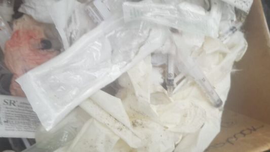 Veterinaria clausurada por arrojar residuos patógenos en contenedores públicos