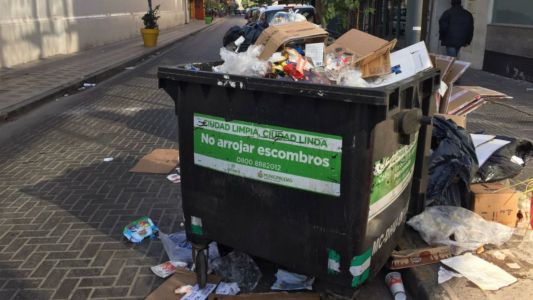 Consorcios de Córdoba piden proteger contenedores por la crisis de basura urbana