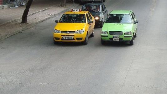 Nuevos valores rigen en la tarifa de taxis y remises con aumento de hasta el 27% en Córdoba