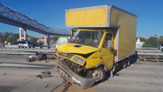 Choque triple en Circunvalación dejó dos heridos y complicó el tránsito en El Tropezón