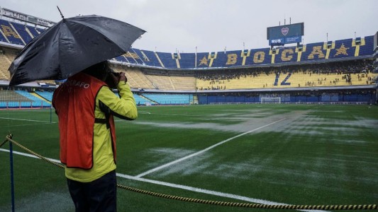 Así llovía en la Bombonera por dentro