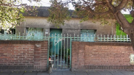 Rescataron a una anciana en medio de un incendio en General Mosconi