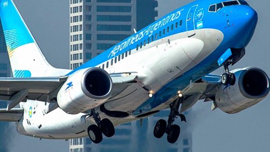 Aerolíneas Argentinas: Gremios anunciaron paro para el lunes 26