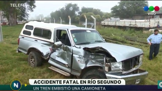 Accidente en Río Segundo: Tren embistió a una camioneta y murió una mujer