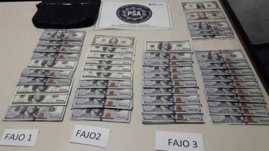 Perdió un bolso con más de 30.000 dólares en el aeropuerto y se lo devolvieron