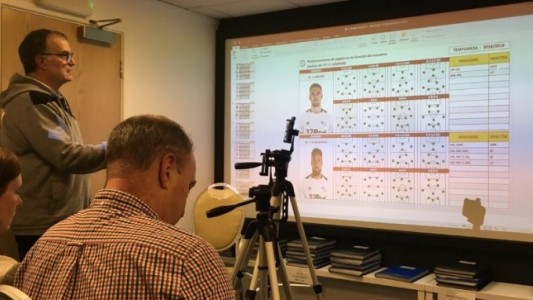 La sorpresiva conferencia de prensa de Bielsa "lo que hice no es ilegal"