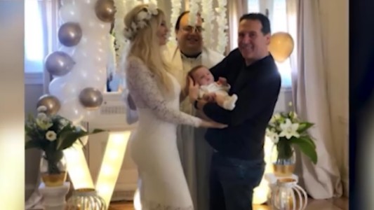 Vicky Xipolitakis sorprendió a su marido con una ceremonia para renovar los votos