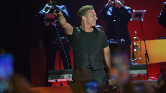 Luis Miguel deslumbró a sus fans en Córdoba. Fue el inicio de los shows que en su regreso a Argentina