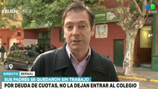 Debe cuotas en la escuela y no la dejan asistir a clase