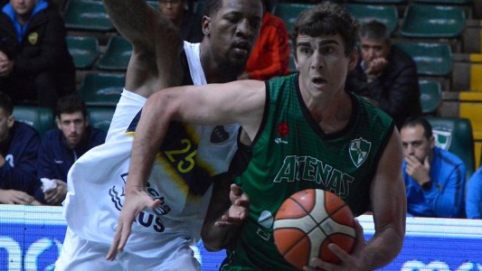 Atenas levanta su nivel y le ganó a Boca