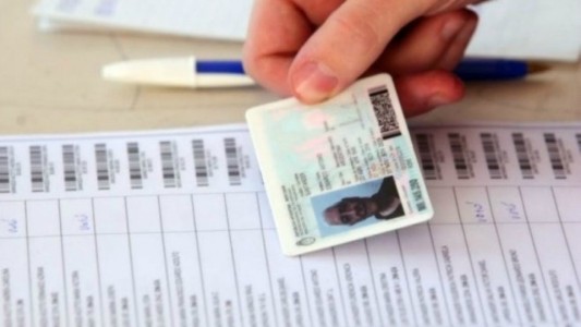 Elecciones 12M: más horarios y días para retirar el DNI