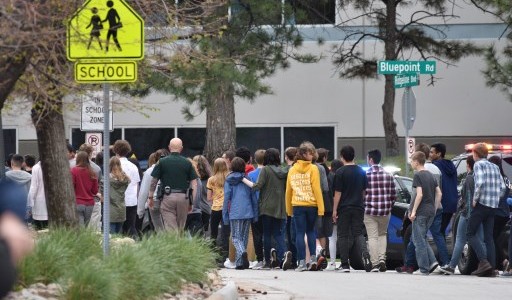 Tiroteo en escuela de Estados Unidos: un estudiante muerto y varios heridos graves