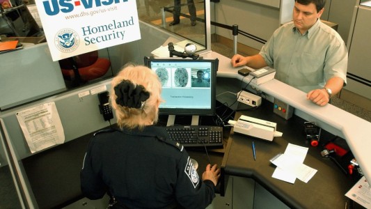 Avanza el "escrutinio extremo" de Trump: chequean redes sociales de turistas que soliciten visa