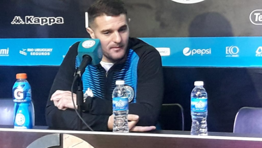 Vegetti es de Belgrano. El delantero fue presentado oficialmente