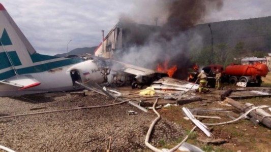 Video: el pasajero que grabó el momento en el que se estrella su avión