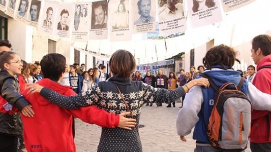 Ronda de lectura en el Archivo Provincial de la Memoria