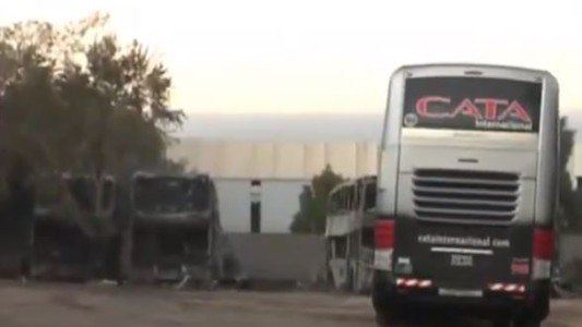 Cinco colectivos quemados en barrio El Gateado