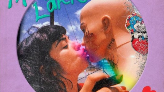 Mon Laferte vuelve a sus orígenes con "Chilango Blues", su nuevo video