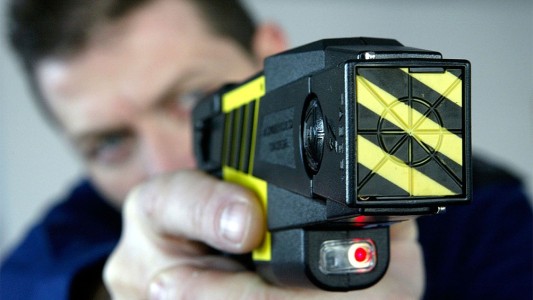 El Gobierno Nacional compró las primeras 100 pistolas taser