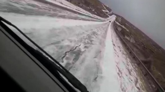 Por hielo en la ruta, cortan el tránsito en el Camino de las Altas Cumbres