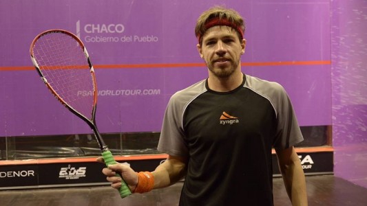 Argentina quiere una medalla: Robertino Pezzota a semifinales en squash