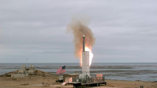 EEUU prueba misil de medio alcance por primera vez desde la Guerra Fría