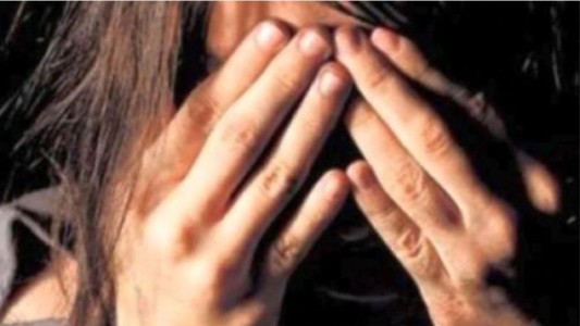 Una mujer ahorcó a su hijo de 11 años porque era "demasiado travieso"