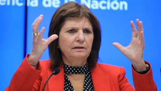 Bullrich defendió al policía porteño que pateó en el pecho a un hombre causándole la muerte